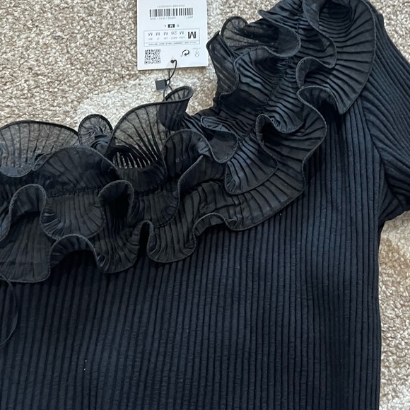 NWT Zara asymmetrical black top - Picture 6 of 6